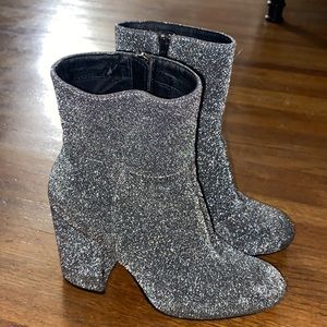STEVE MADDEN BOOTIES